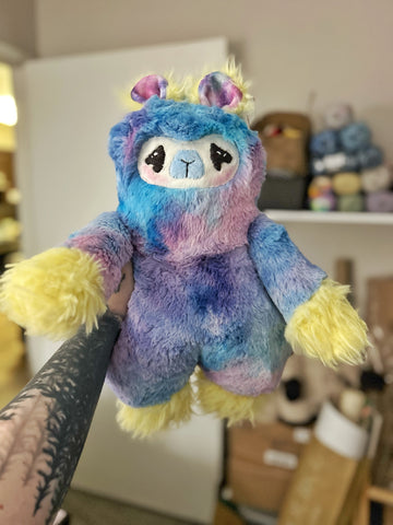 *Reserved-cartpass* Mira the capybara in ‘cotton candy galaxy’